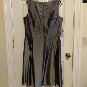 NEW Women's Retro Grey Beaded Special Occasion/Party Dress. JonesWear. S…